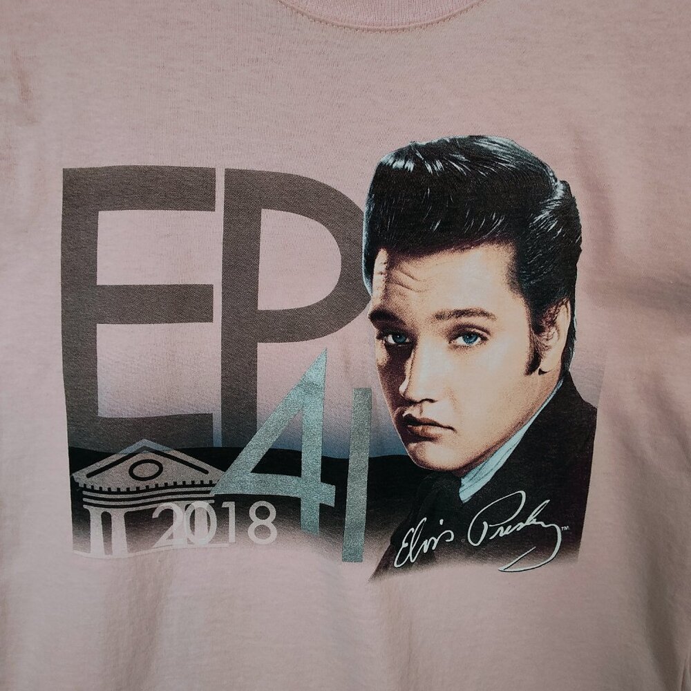 Graceland Women's Medium Elvis Presley 2018 Pink T-Shirt NWOT - Picture 3 of 8